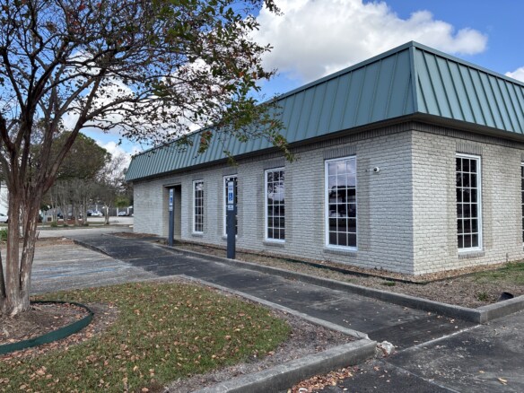 More Photos Of 2927 S Sherwood Forest Blvd, Baton Rouge Bank For Sale
