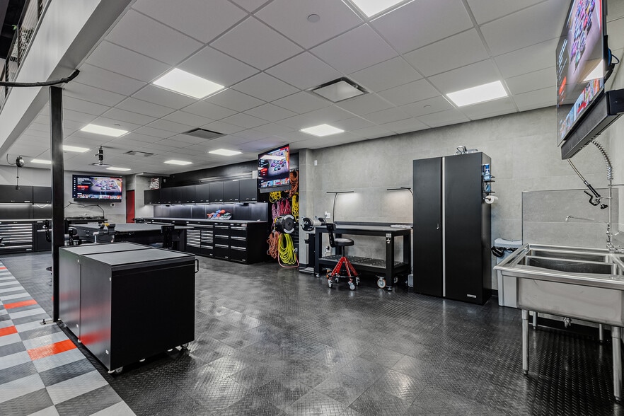 More Photos Of 1725 N Hwy 377, Roanoke Warehouse For Sale