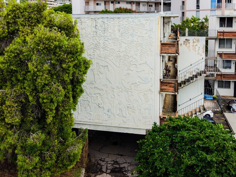 More Photos Of 1420 Wilder Ave, Honolulu Apartments For Sale