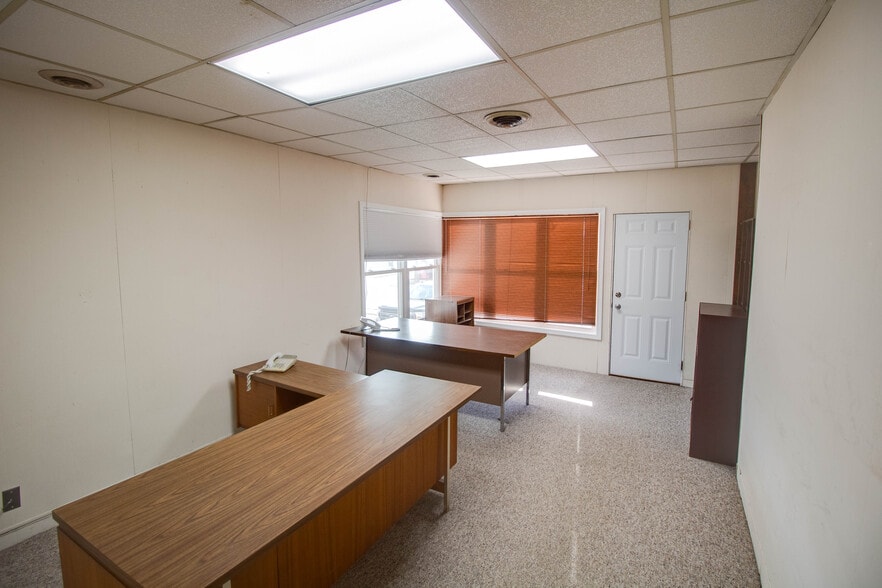 More Photos Of 344 St Louis ave, East Alton Office For Sale