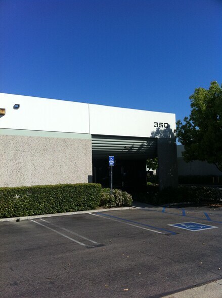 More Photos Of 360 N Palm St, Brea Warehouse For Lease