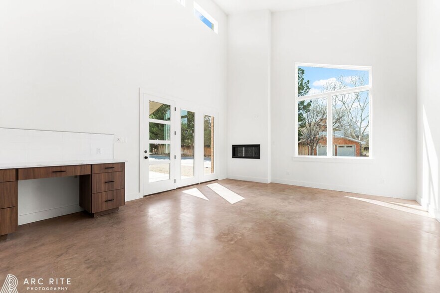 More Photos Of 2303 Toledo-4509 22nd Pl, Lubbock Specialty For Sale