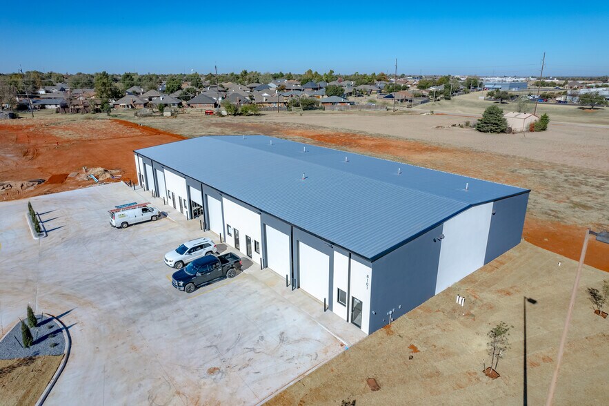 More Photos Of 8101 Silver Xing, Oklahoma City Unknown For Lease