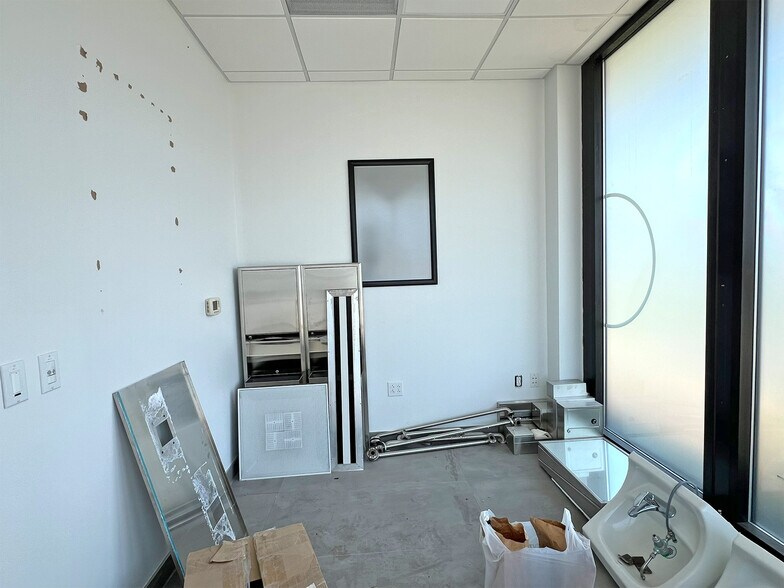 More Photos Of 2178 W 38th St, Erie Storefront Retail Office For Sale