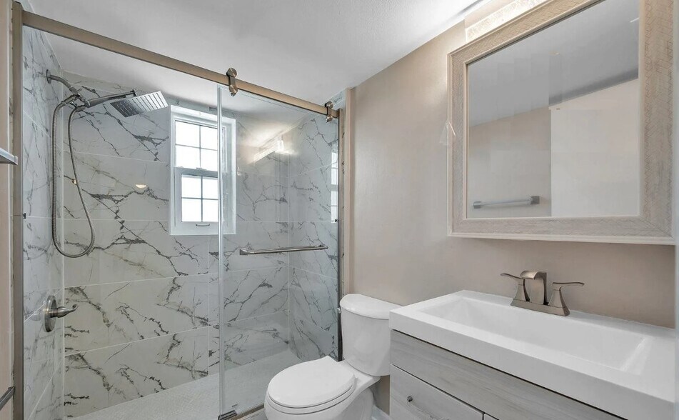 More Photos Of 223 Dolphin Pt, Clearwater Apartments For Sale