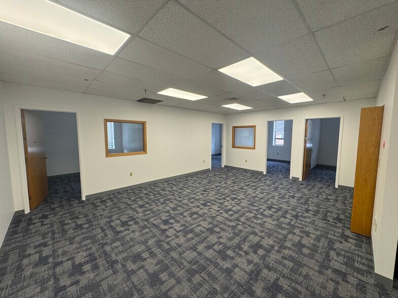 More Photos Of 110 Winn St, Woburn Office For Lease