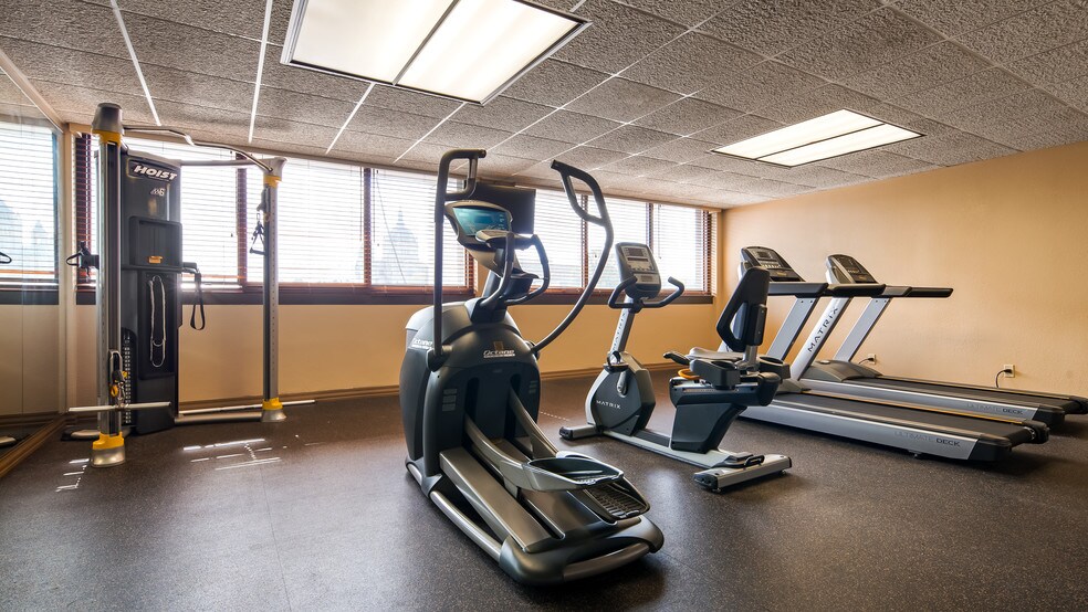 More Photos Of 161 Rondo Ave, Saint Paul Hotel For Lease