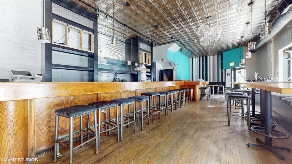 More Photos Of 2500 N Ashland Ave, Chicago Restaurant For Lease
