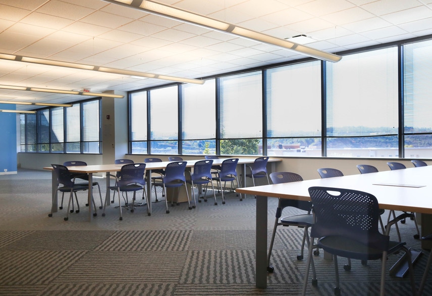 More Photos Of 1000 GSK Dr, Coraopolis Office For Sale