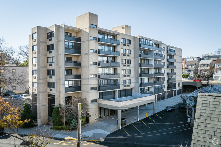 Primary Photo Of 555 Gorge Rd, Cliffside Park Apartments For Sale