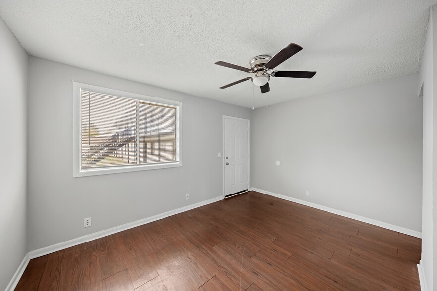 More Photos Of 1200 WH Davis Dr, Nashville Apartments For Sale