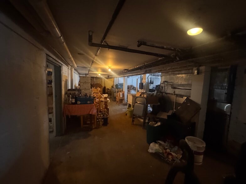 More Photos Of 1705 Columbus Ave, Bay City Restaurant For Sale