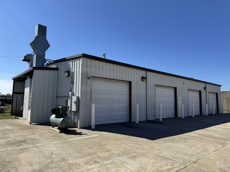 More Photos Of 4316 S Newcastle Rd, Oklahoma City Service For Lease
