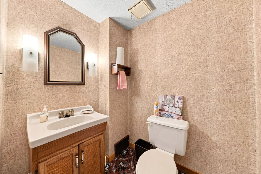 More Photos Of 1519 Renton Rd, Pittsburgh Funeral Home For Sale