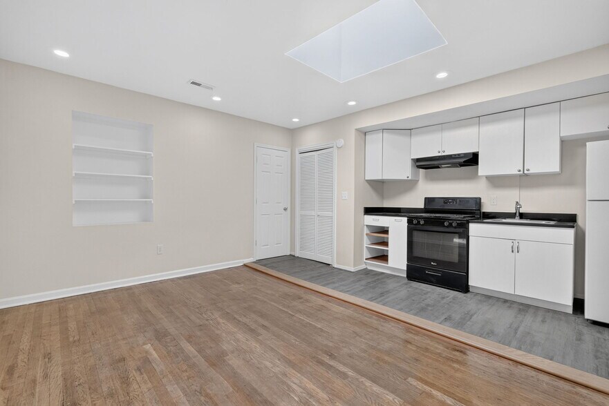 More Photos Of 1908 M St NE, Washington Apartments For Sale