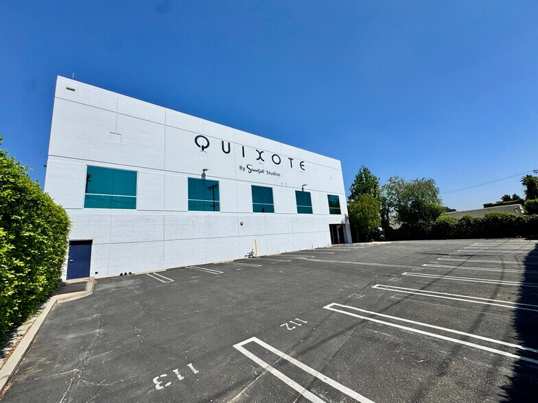 More Photos Of 13951 Saticoy St, Panorama City Movie Radio TVStudio For Lease