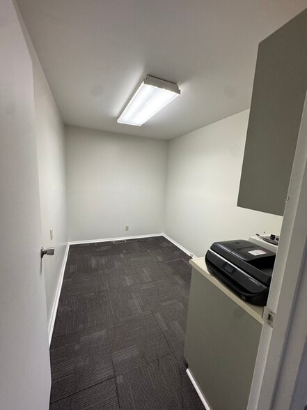 More Photos Of 3200 Sycamore Ct, Columbus Medical For Lease