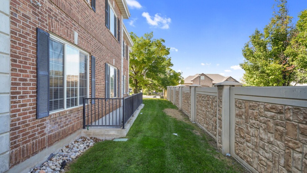 More Photos Of 891 W Baxter Dr, South Jordan Office For Sale