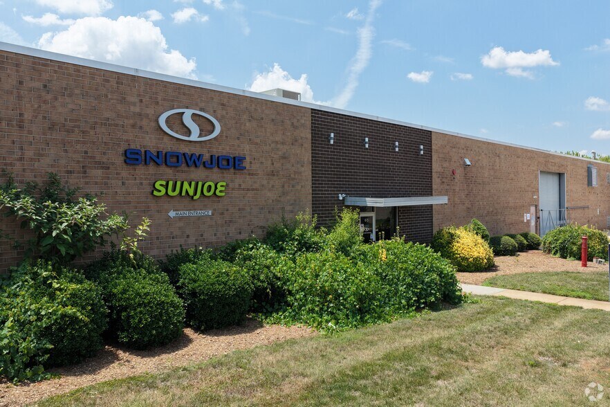 More Photos Of 615 Industrial Ave, Salisbury Warehouse For Sale