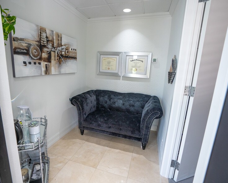 More Photos Of 2295 NW Corporate Blvd, Boca Raton Office Residential For Lease