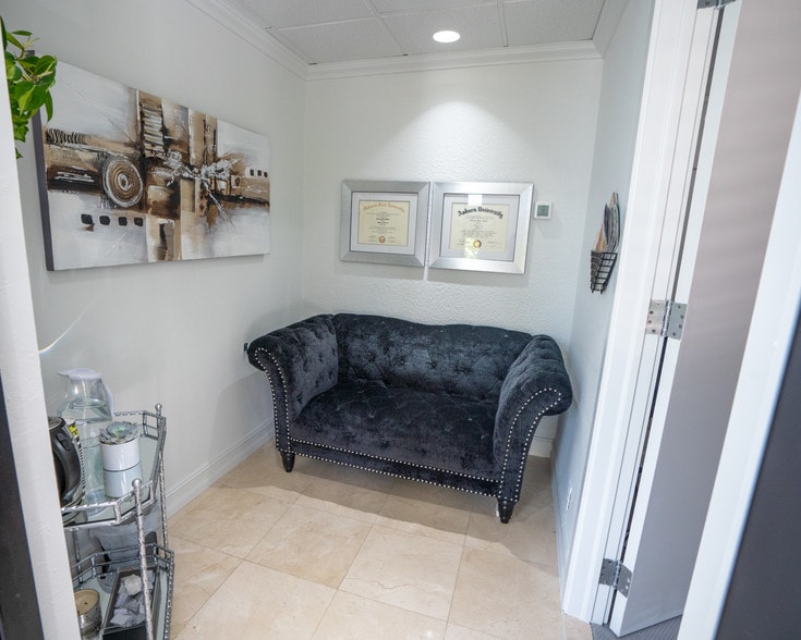 More Photos Of 2295 NW Corporate Blvd, Boca Raton Office Residential For Sale