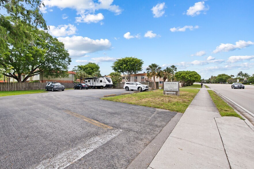 More Photos Of 2010 N Andrews Ave, Wilton Manors Office For Sale