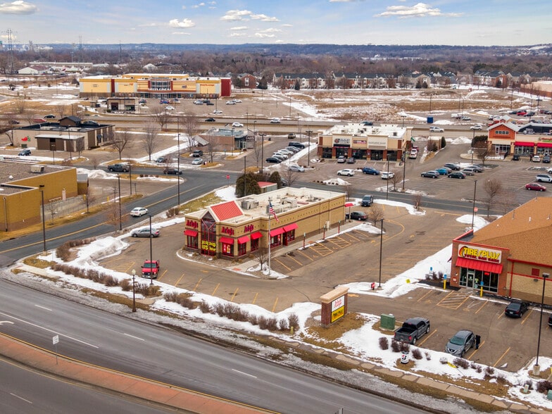 More Photos Of 8010 Old Carriage Ct, Shakopee Fast Food For Lease
