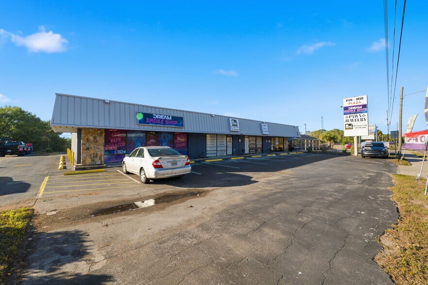 More Photos Of 8510 State Road 52, Hudson Storefront For Lease