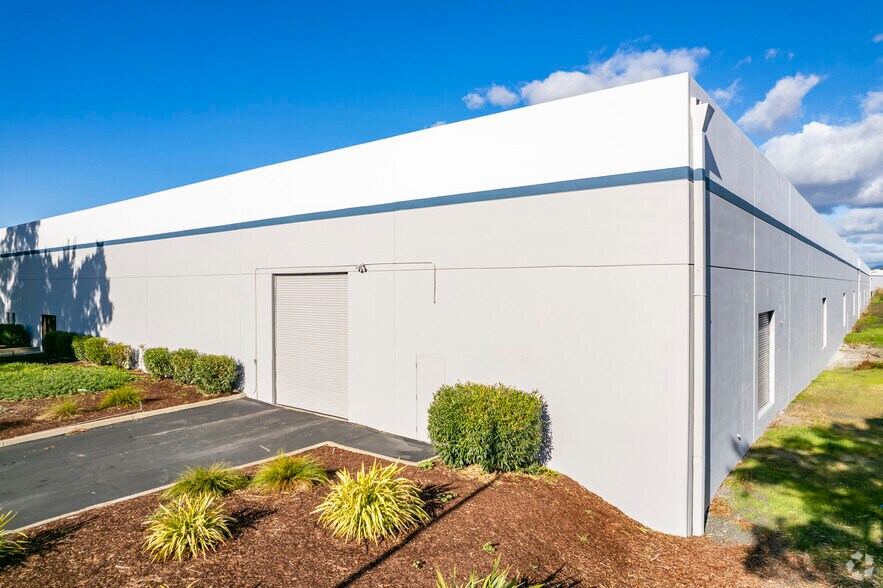 More Photos Of 3391-3399 Arden Rd, Hayward Warehouse For Lease