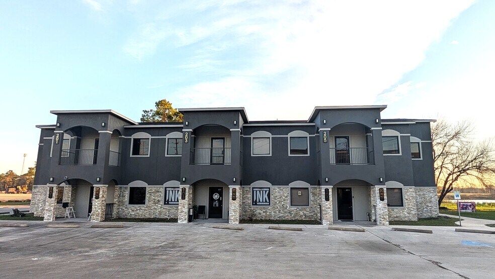 More Photos Of 20550 Townsen Blvd, Humble Office For Sale