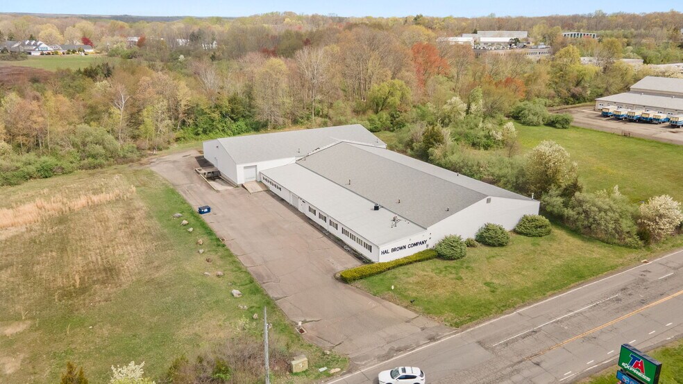 More Photos Of 16 E Industrial Rd, Branford Warehouse For Lease
