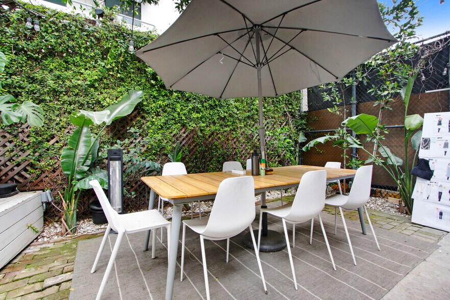 More Photos Of 651-653 N La Cienega Blvd, West Hollywood Storefront Retail Office For Sale