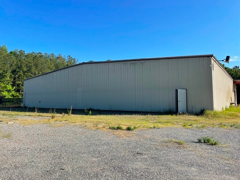 More Photos Of 300 Delano Dr, Manchester Warehouse For Sale