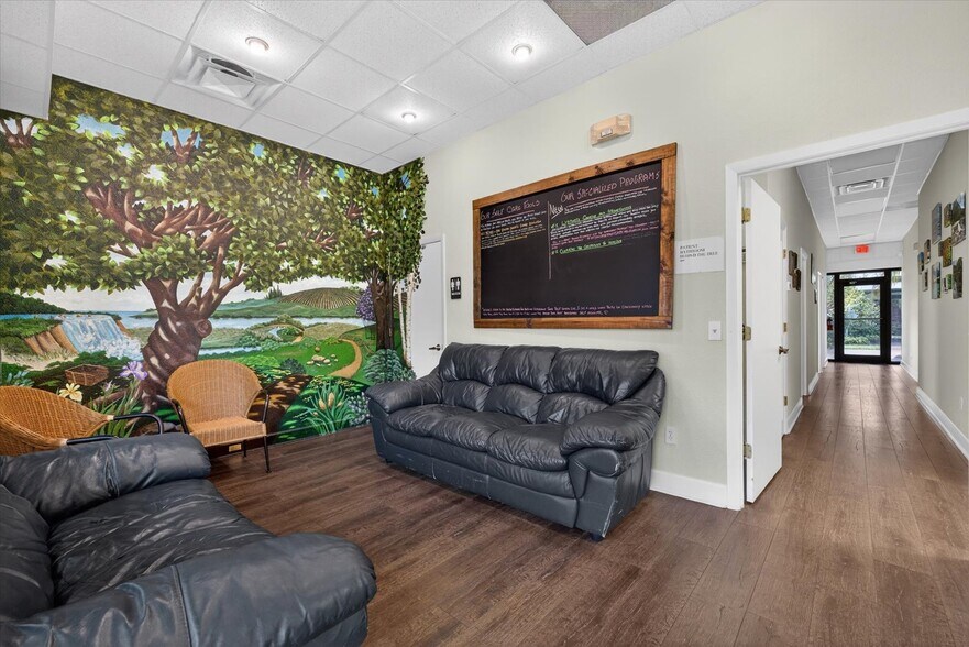 More Photos Of 14141 46th St N, Clearwater Medical For Sale