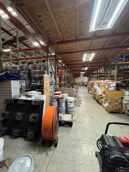 More Photos Of 280 W Central Blvd, Cape Canaveral Manufacturing For Sale