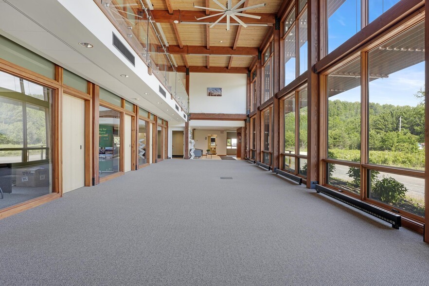 More Photos Of 13 Commerce Crt, Bancroft Office For Sale