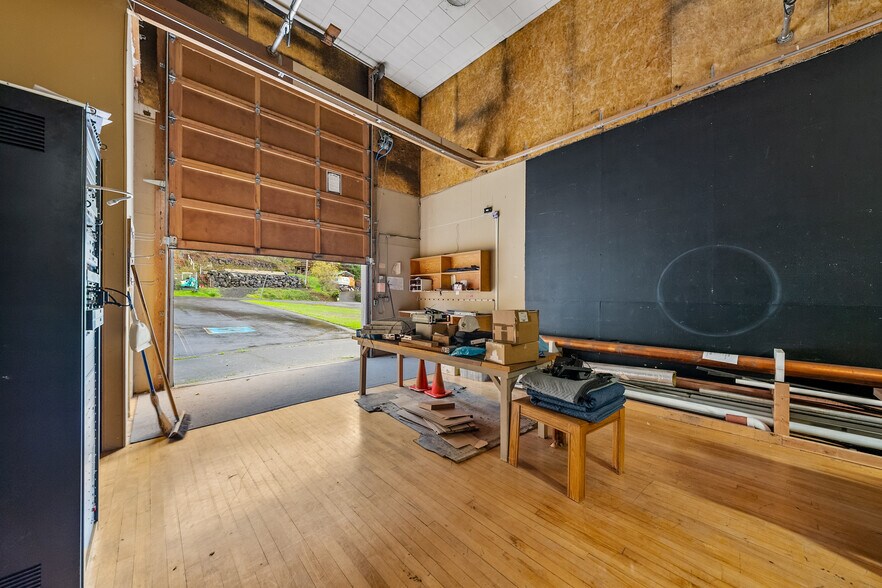 More Photos Of 655 W Umpqua St, Roseburg Radio TVTransmission Facilities For Sale