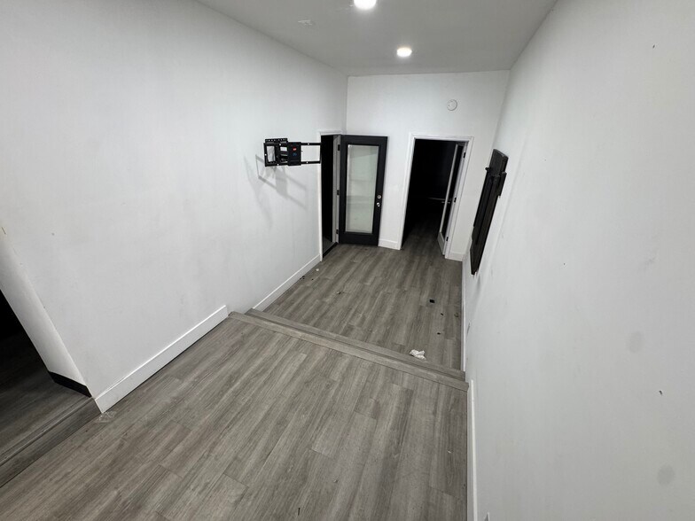 More Photos Of 2204 E Carson St, Pittsburgh Apartments For Lease