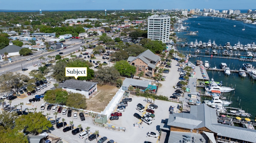 More Photos Of 302 Harbor Blvd, Destin Restaurant For Lease