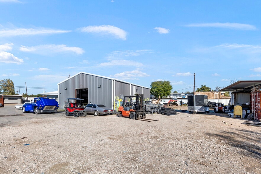 More Photos Of 4107 Weslow St, Houston Warehouse For Sale