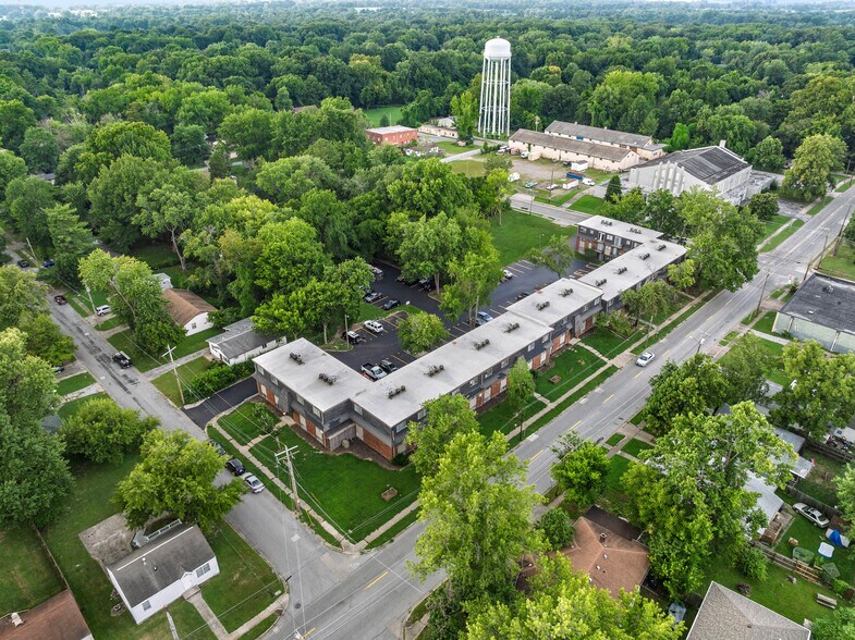 More Photos Of 400 N Oakland Ave, Carbondale Apartments For Sale