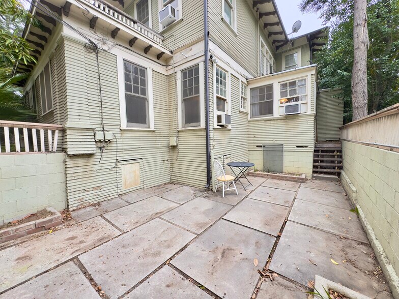 More Photos Of 101 W Fern, Redlands Apartments For Sale