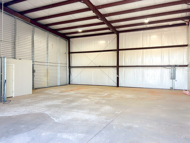 More Photos Of 5700 N Bryant, Oklahoma City Warehouse For Sale
