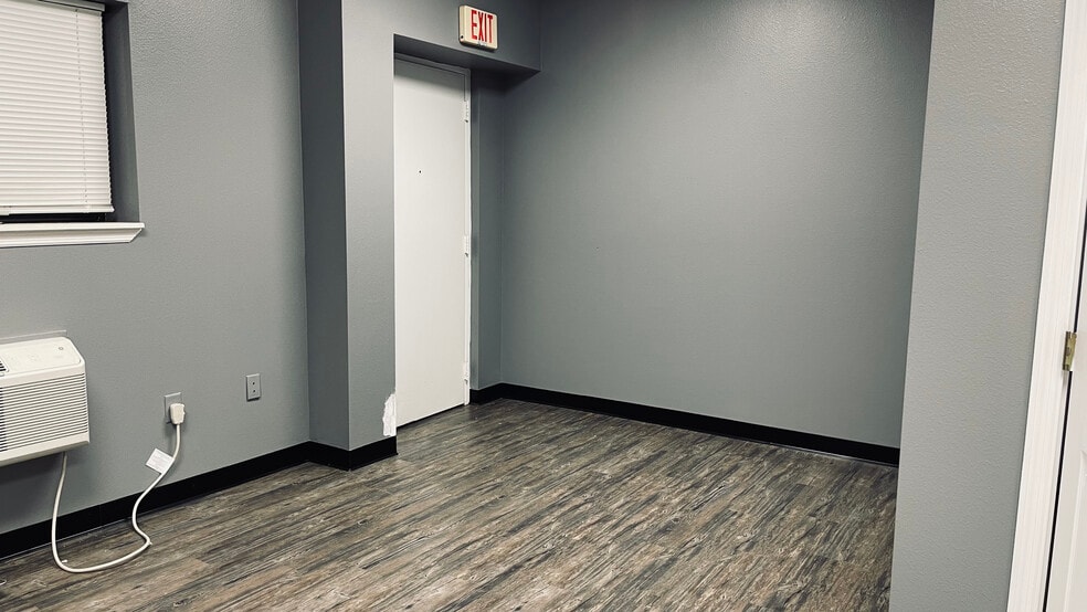 More Photos Of 2164 Platinum Rd, Apopka Light Distribution For Lease