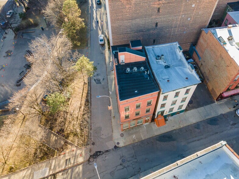More Photos Of 46 Columbia St, Albany Office For Sale