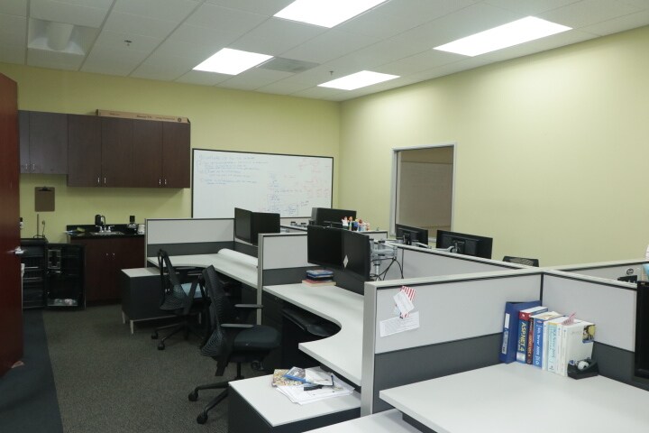 More Photos Of 2816 Columbia St, Torrance Light Distribution For Lease