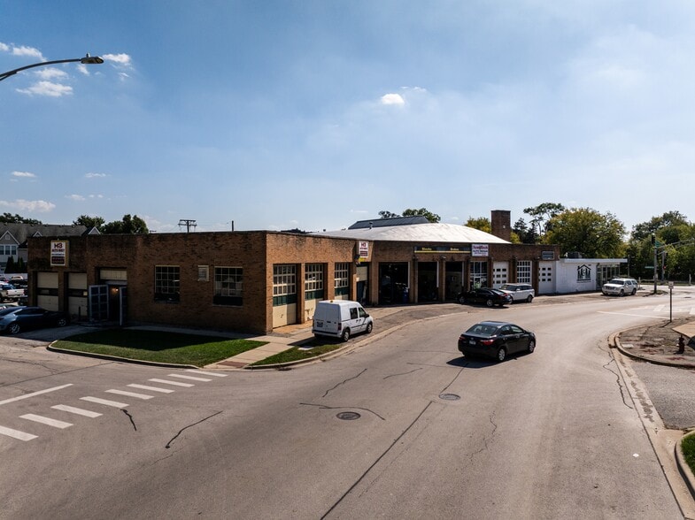 More Photos Of 400 W Northwest Hwy, Arlington Heights Auto Repair For Lease