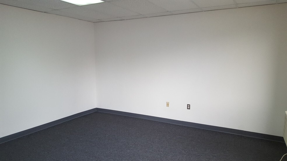 More Photos Of 9244 E Hampton Dr, Capitol Heights Unknown For Lease