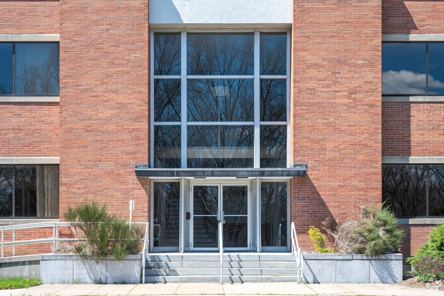 More Photos Of 63 Nahatan St, Norwood Research And Development For Sale
