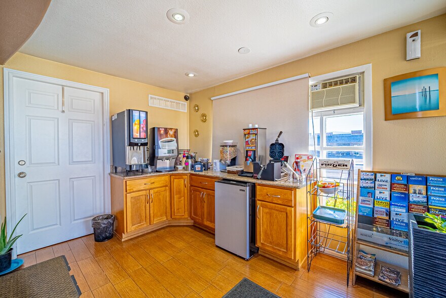 More Photos Of 1349 Idaho St, Elko Hotel For Sale